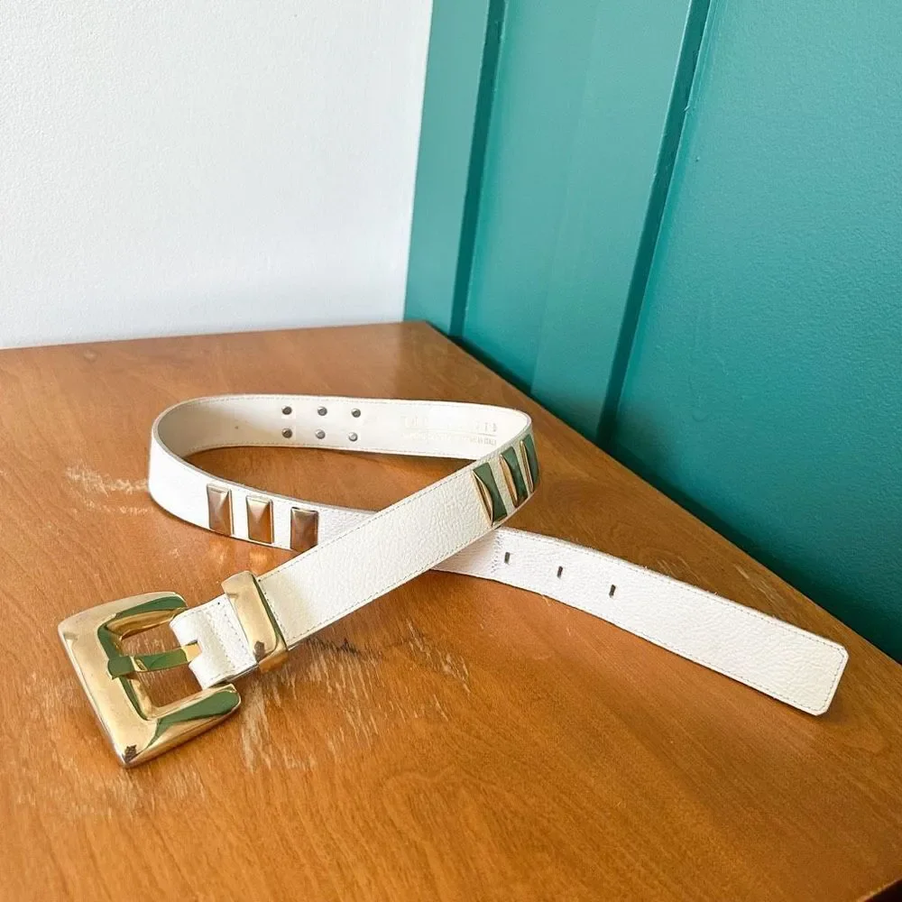 The Limited Women’s 80s Vintage White Pebbled Leather Large Gold Tone Oblong Stu